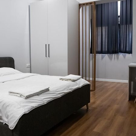 Be Solei Studio Apartments Sol 1 ติรานา ภายนอก รูปภาพ