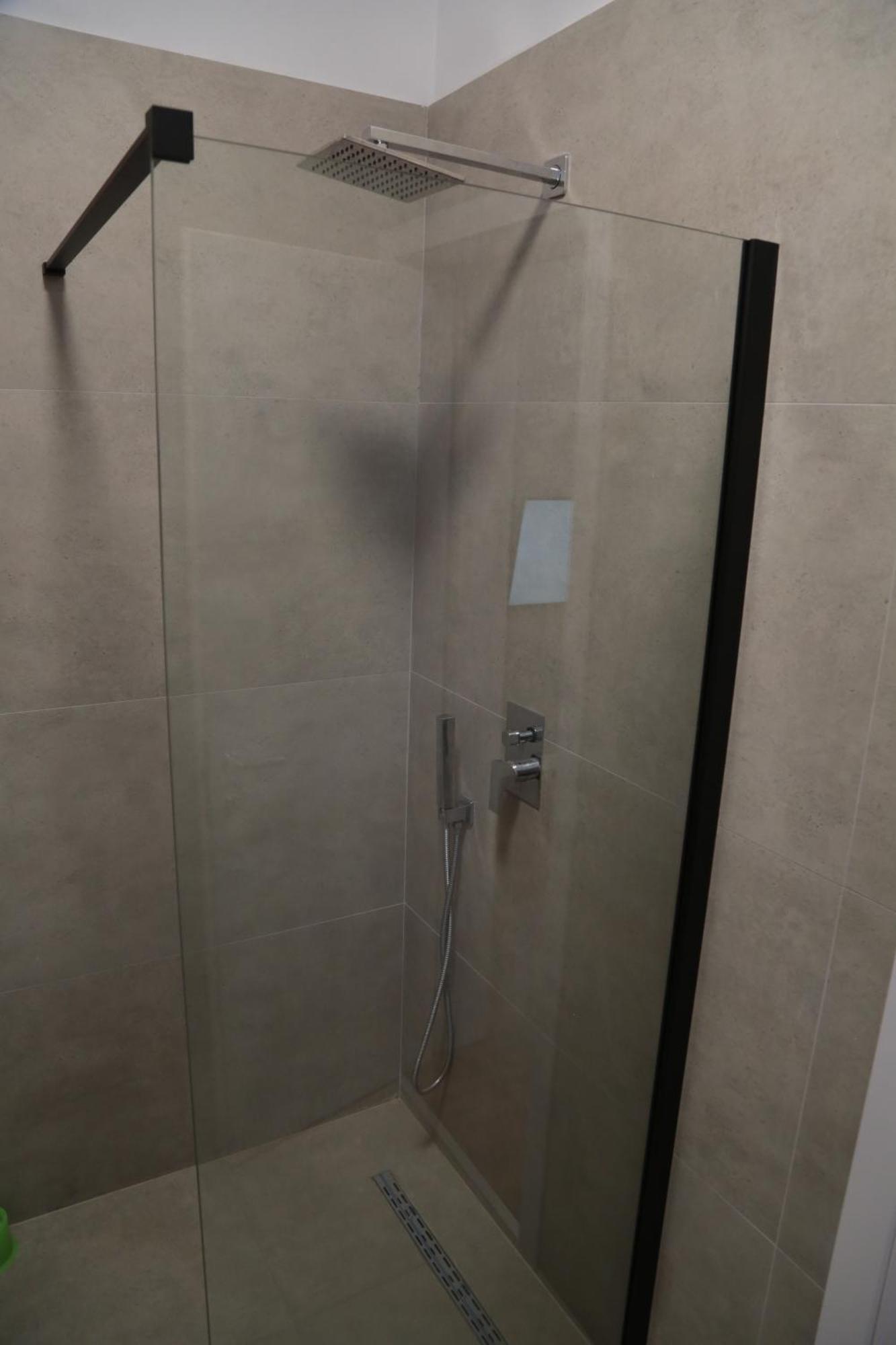 Be Solei Studio Apartments Sol 1 ติรานา ภายนอก รูปภาพ