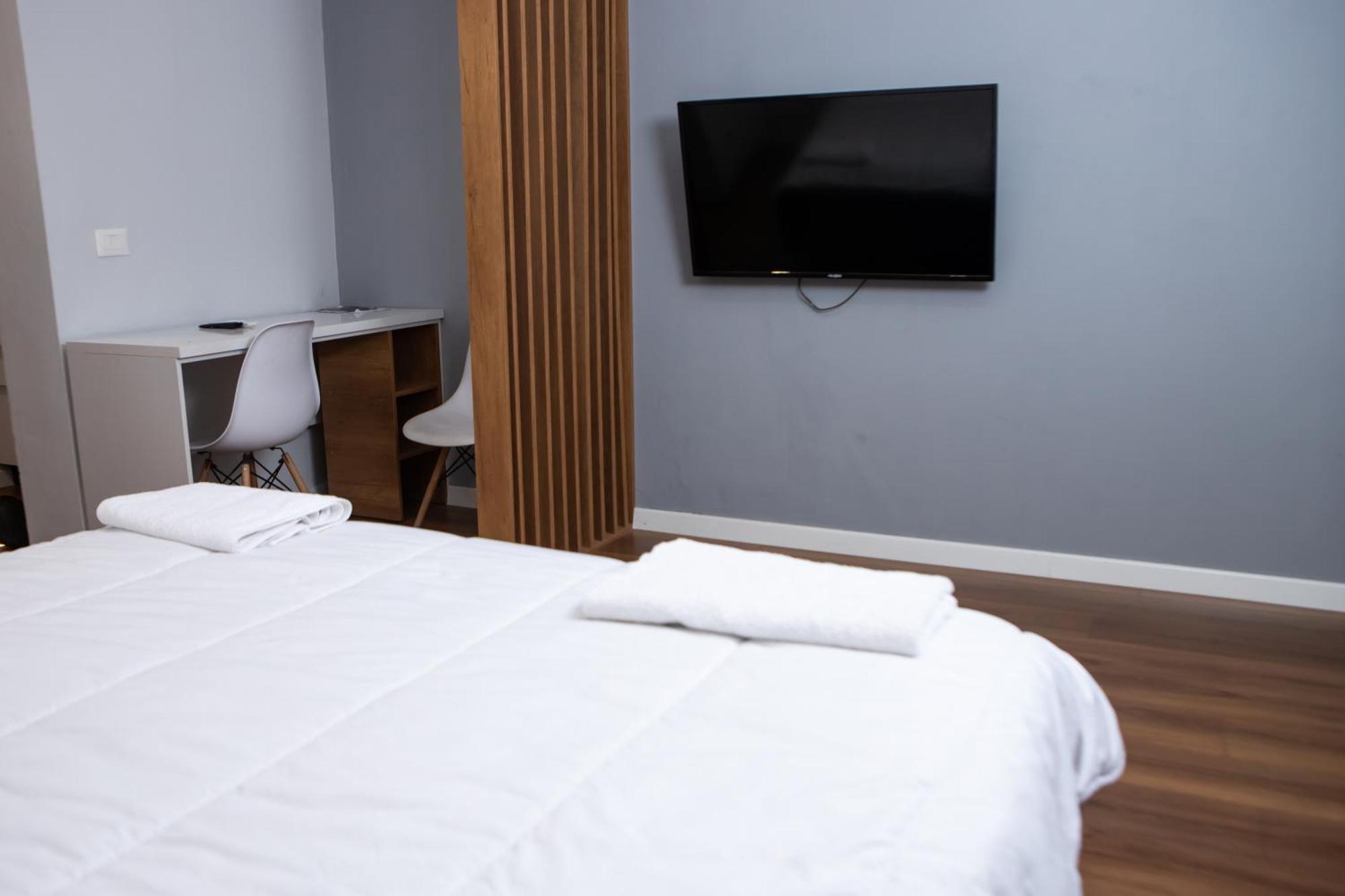 Be Solei Studio Apartments Sol 1 ติรานา ภายนอก รูปภาพ