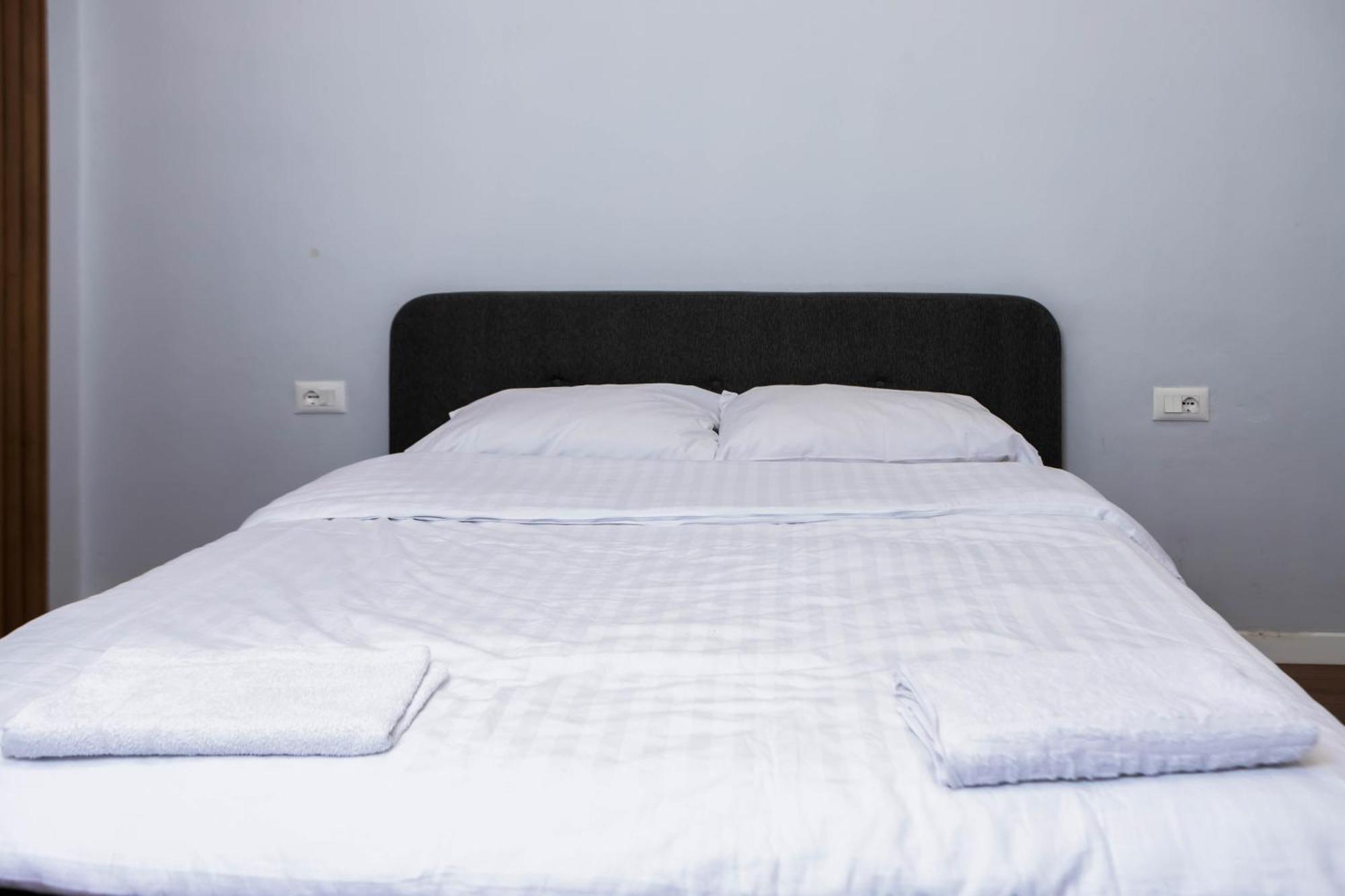 Be Solei Studio Apartments Sol 1 ติรานา ภายนอก รูปภาพ